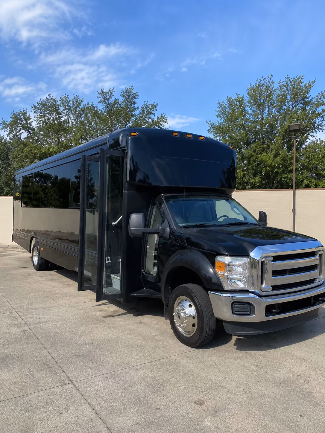 schenectady 20 passenger party bus